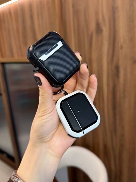 Чехол Black Case Bodyguard для AirPods 1 | 2 &mdash; противоударный &mdash; White / Белый A30836 фото