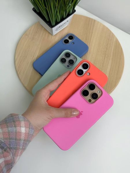 Чехол Silicone Case с MagSafe для iPhone 16 Plus &mdash; силиконовый &mdash; Fuchsia / Фуксия A2734 фото