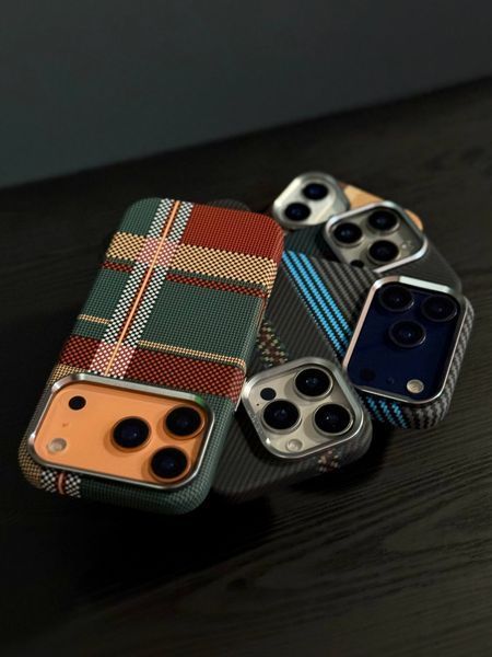 Чехол Carbon Pattern с MagSafe для iPhone 16 &mdash; карбоновый &mdash; Light Mount A23275 фото