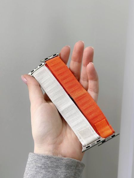 Ремінець Alpine Loop для Apple Watch 42mm (Series 1-3) / 44mm / 45mm / 46mm / 49mm Ultra &mdash; нейлоновий &mdash; Black-Orange A27401 фото